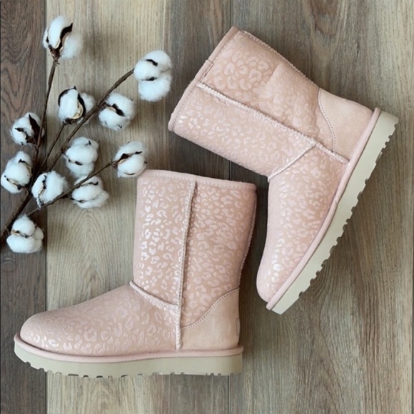 🌿UGG🌿CLASSIC SNOW LEOPARD BOOTS - Picture 9 of 15